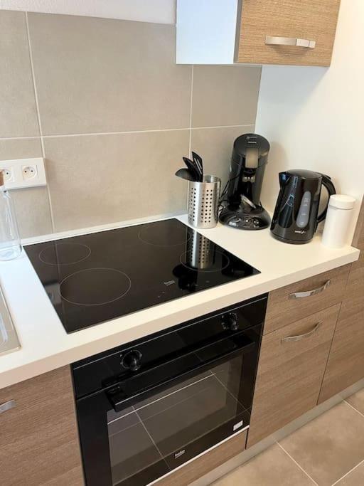 Rm-0 - Appartement F2 Au Rdc A Mulhouse Pour 1-2 Pers ภายนอก รูปภาพ